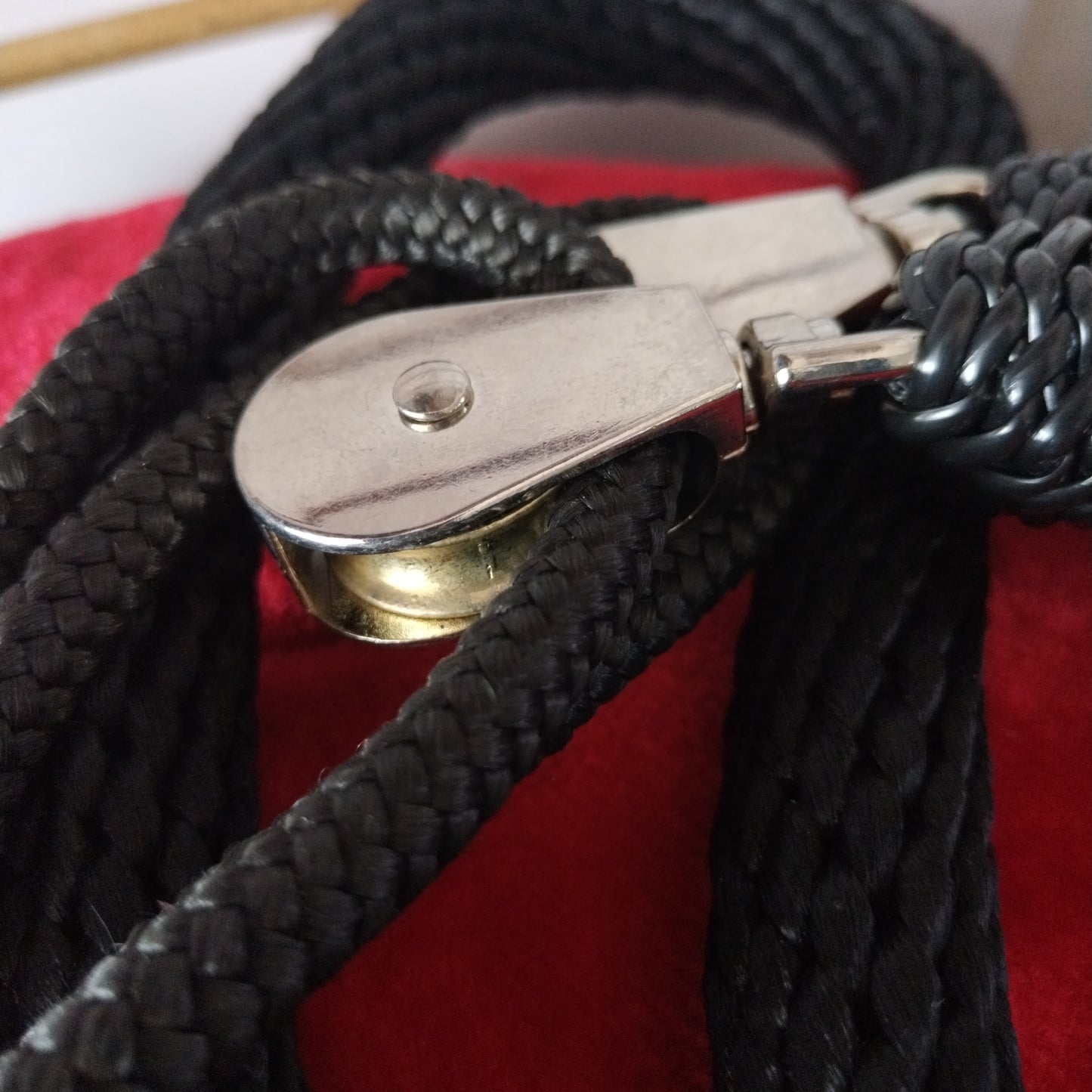 Falsa rienda mosqueton (negra)