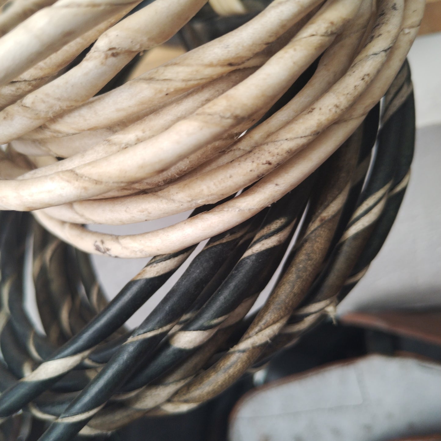 Pisador grueso cuero