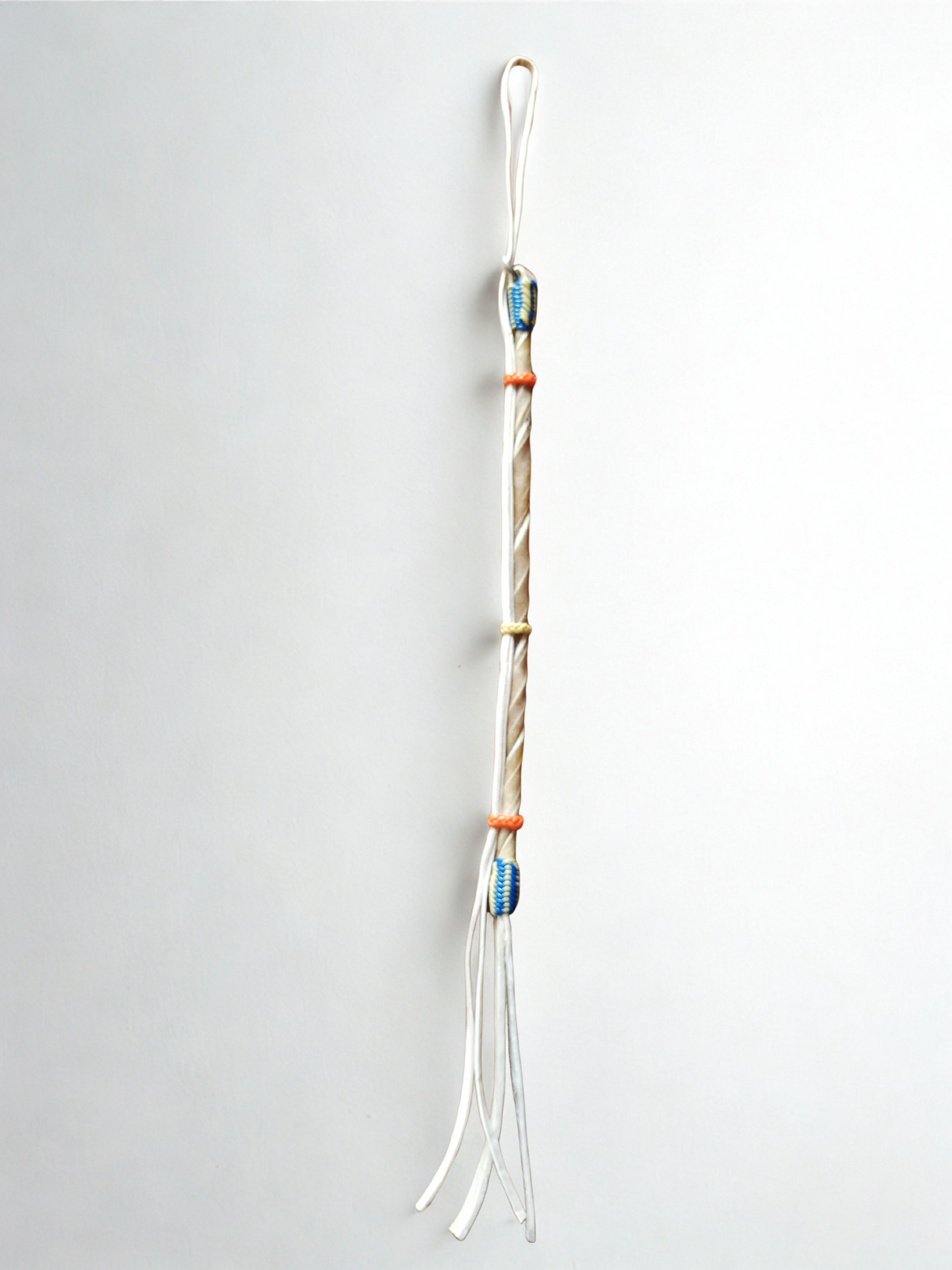 Fuete en cuero crudo