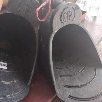 Estribo en plástico campana