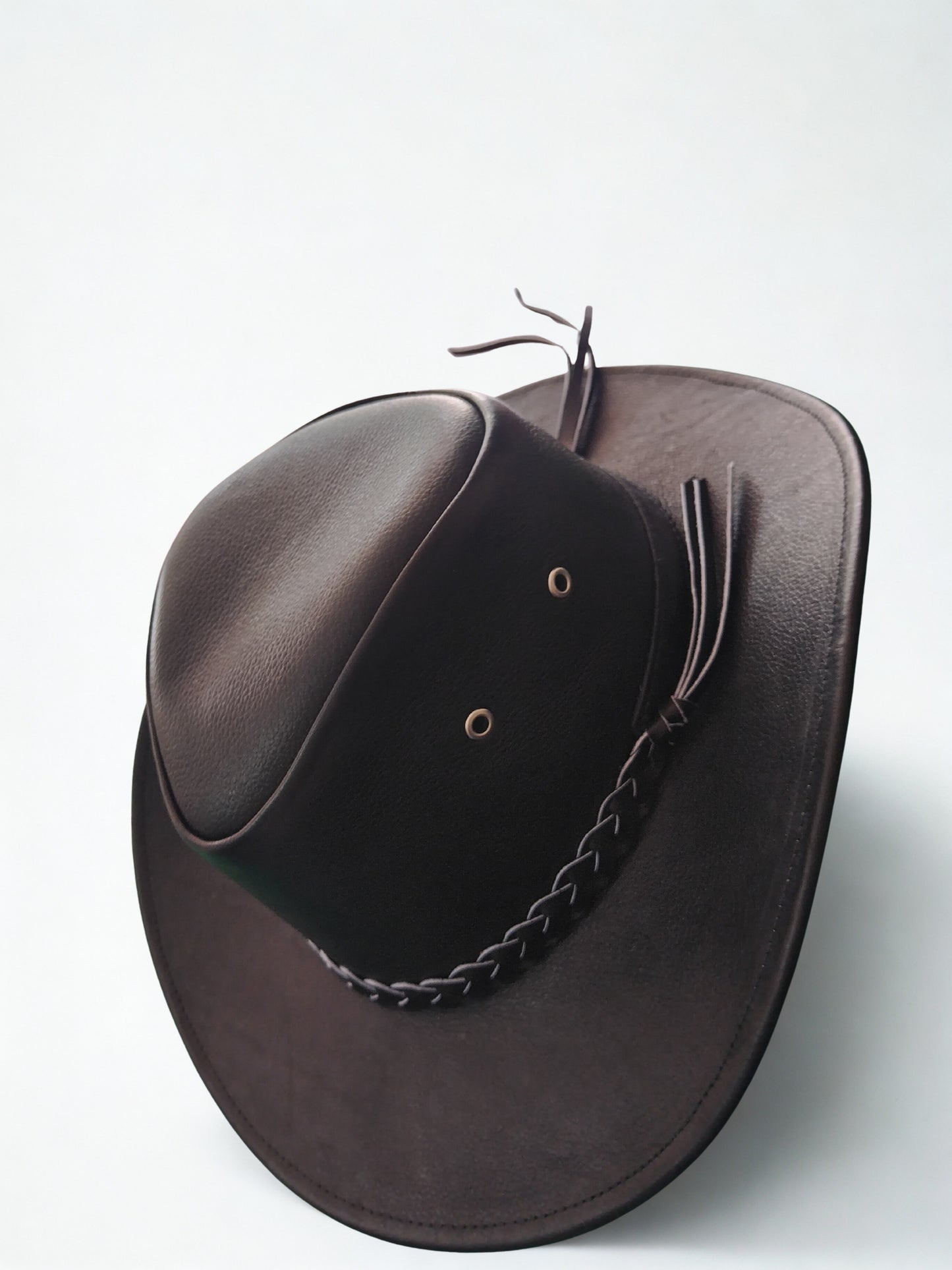 Sombrero negro en cuero