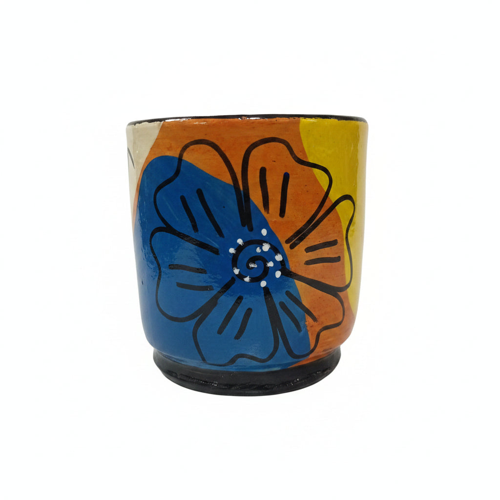 Matera en cerámica mediana con colores y diseño de flores